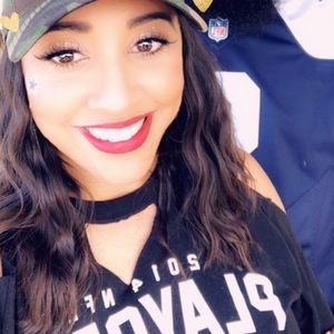 Meet your Posher, Elaine